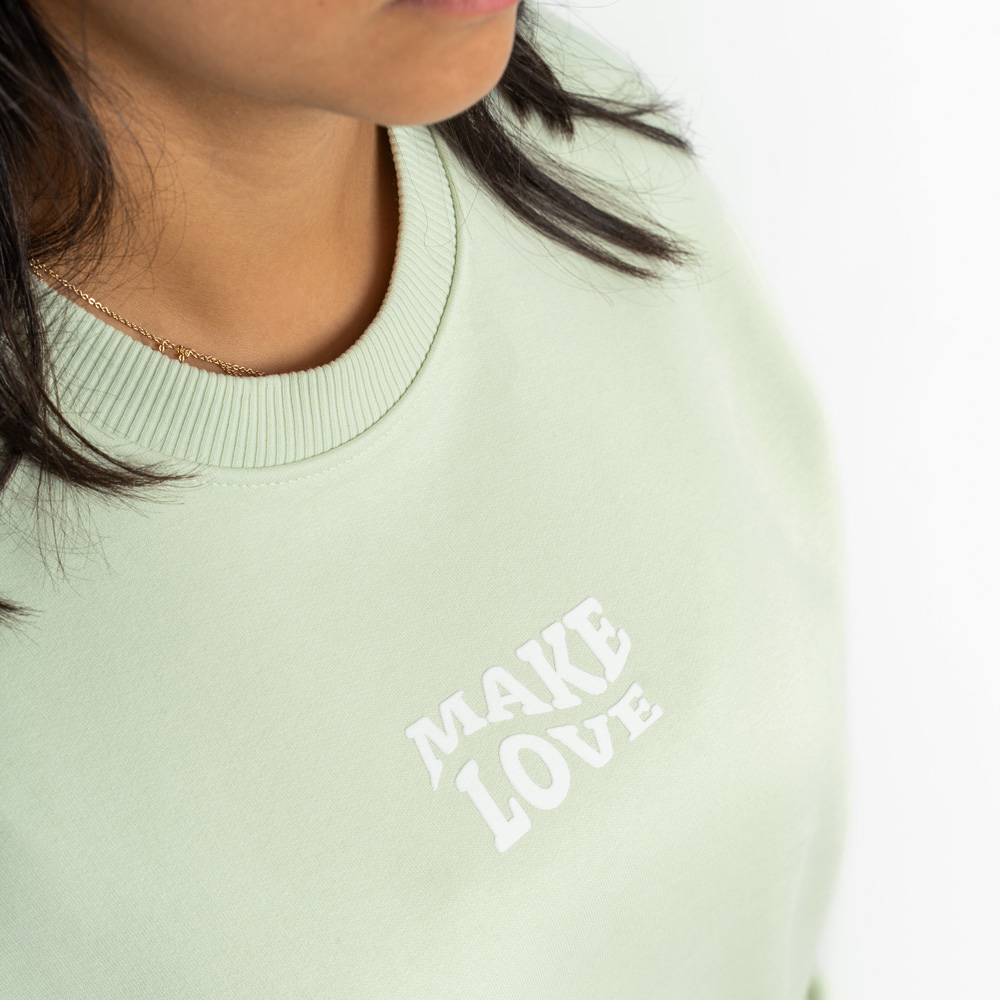 make-love-oversized-sweater-lime-06